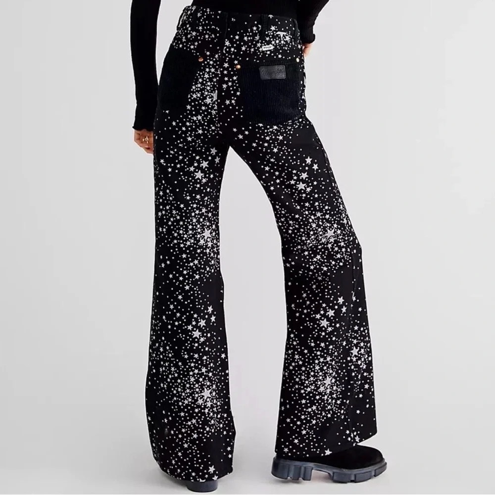 Wrangler x Free People Wanderer High Rise Flare Jeans Star Struck Black — 27/34 - Picture 3 of 15